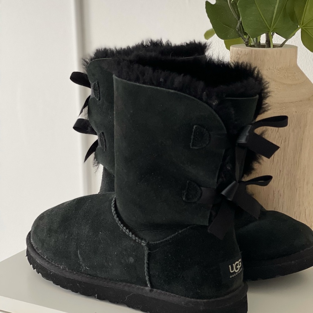 Women’s UGG Bailey Bow Boots Black